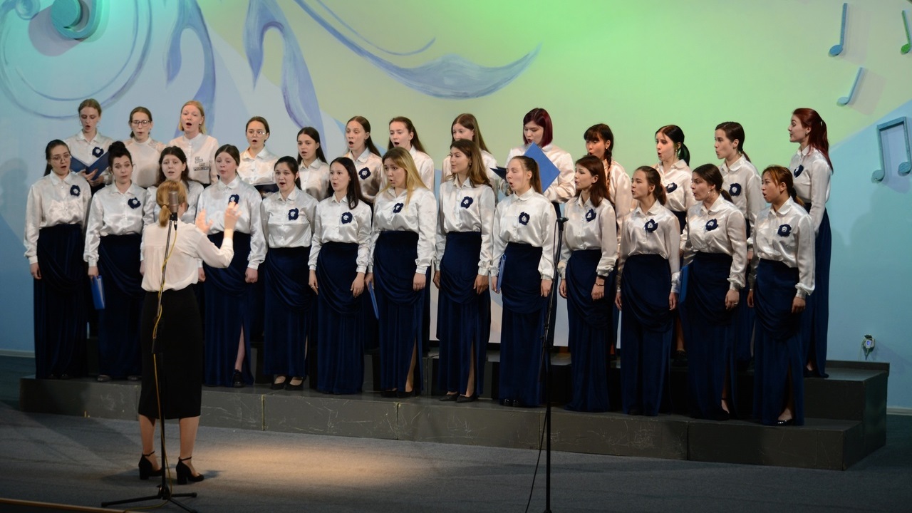 Музыкальный колледж ХГУ. Луганск Академия вокала. Колледж культуры хоровой класс фото Курган.